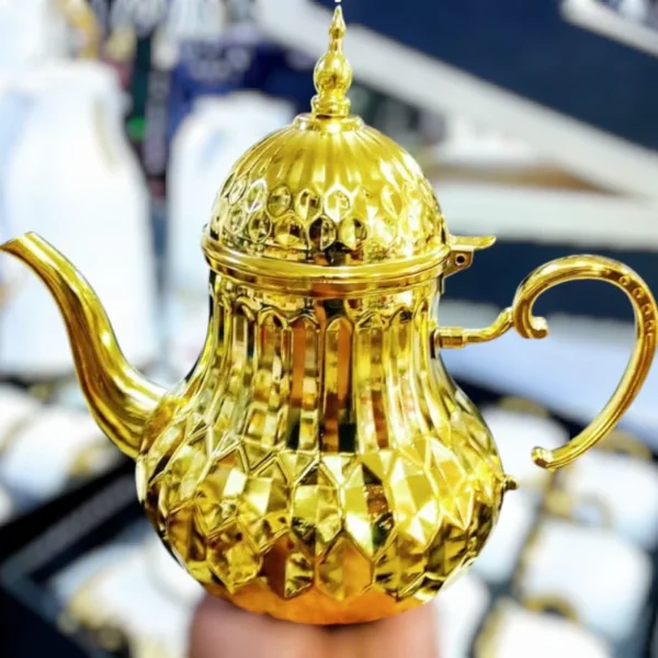 براد للشاي ذهبي
